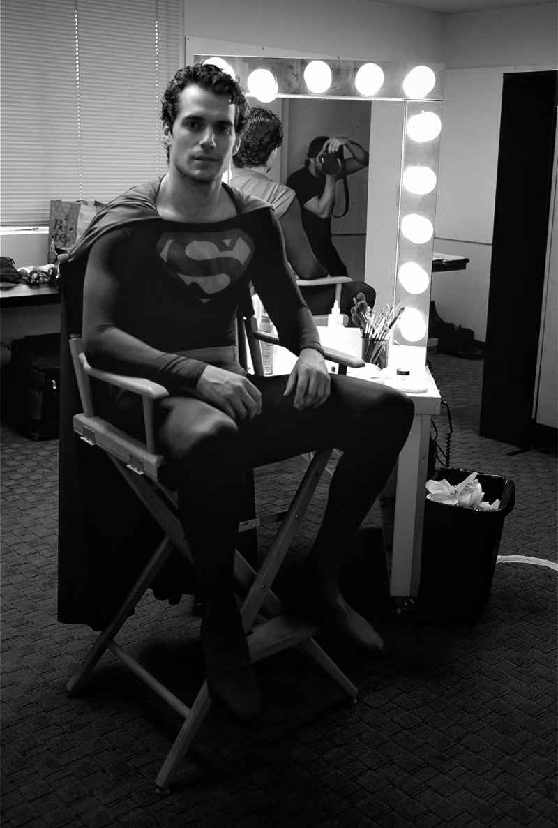 Illustration for article titled Henry Cavill Screen-Tested for Man of Steel in Christopher Reeve's Iconic Superman Suit